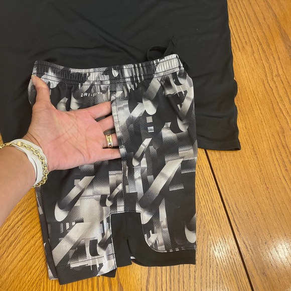 Nike Dri-Fit Outfit Boys Sz M (6) slightly used - Picture 9 of 9